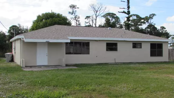 Vero Beach, FL 32962,674 SW 25th ST