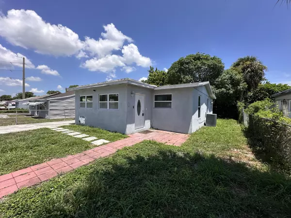 Riviera Beach, FL 33404,840 W 1st ST
