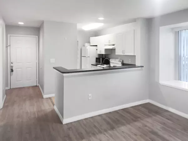 West Palm Beach, FL 33417,4831 Via Palm LKS 1201