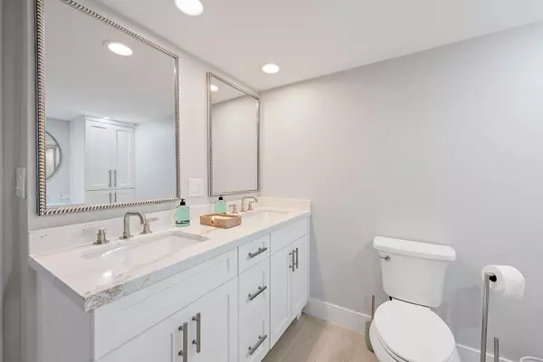 Singer Island, FL 33404,5550 N Ocean DR 22d