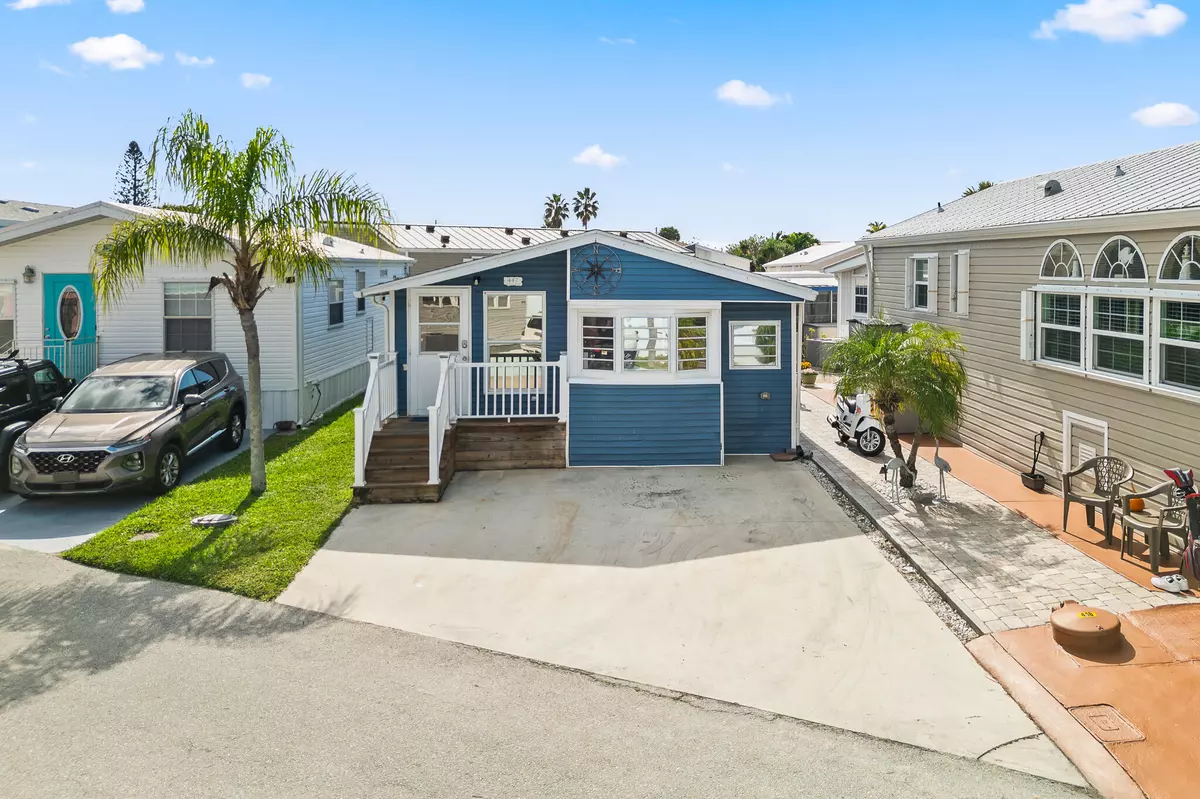 Jensen Beach, FL 34957,447 Nettles BLVD