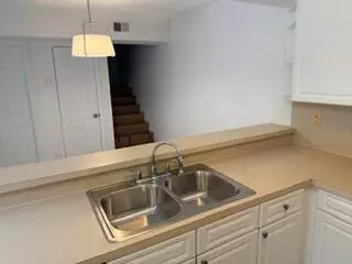 Boca Raton, FL 33433,8189 Severn DR C