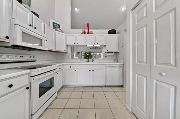 Boynton Beach, FL 33472,6140 Long Key LN