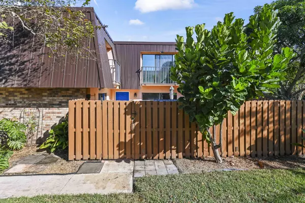 Stuart, FL 34997,5708 SE Windsong LN