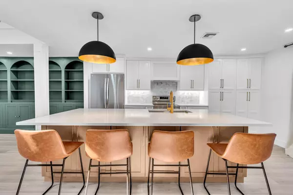 Boca Raton, FL 33433,6565 Parkview DR C