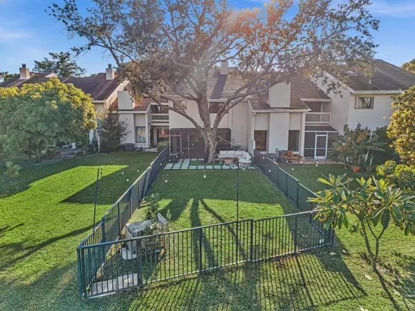 Boca Raton, FL 33433,6565 Parkview DR C