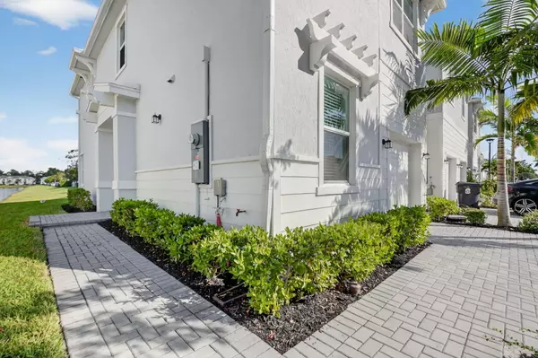 Lake Worth, FL 33463,4645 Meyerson PL