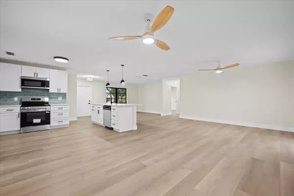 Tequesta, FL 33469,19052 SE Hillcrest DR