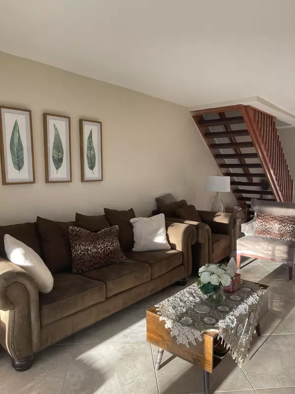 West Palm Beach, FL 33417,3709 Savoy LN G