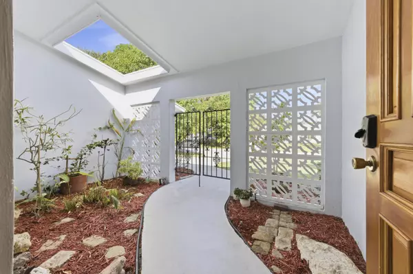 Palm Beach Gardens, FL 33410,3840 N Buttercup CIR