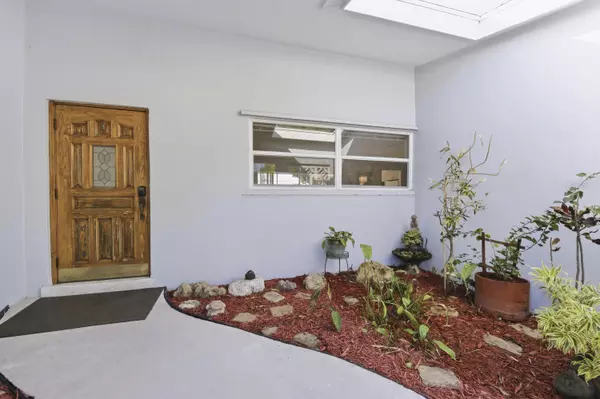 Palm Beach Gardens, FL 33410,3840 N Buttercup CIR