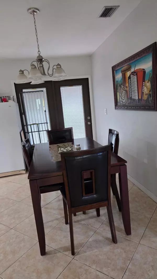 West Palm Beach, FL 33411,13706 N 44th Pl PL