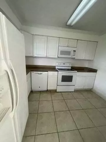 Greenacres, FL 33463,3104 Poolside DR