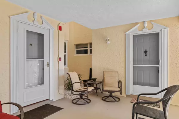 Vero Beach, FL 32962,466 Grove Isle CIR #466