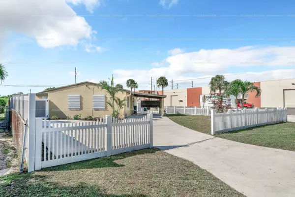 Mangonia Park, FL 33407,5713 Briarwood ST