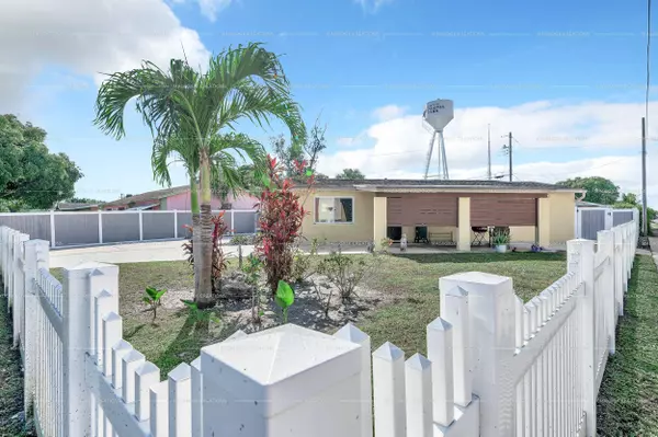 Mangonia Park, FL 33407,5713 Briarwood ST