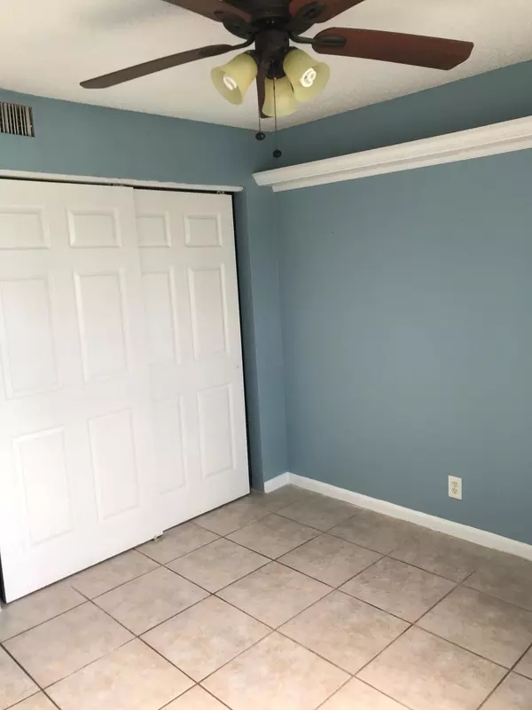 West Palm Beach, FL 33415,1830 Abbey RD 105