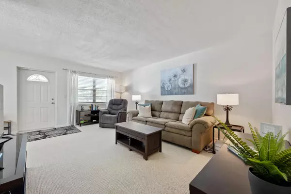 419 Sheffield Q Q, West Palm Beach, FL 33417