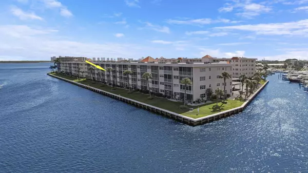 North Palm Beach, FL 33408,20 Yacht Club DR 312