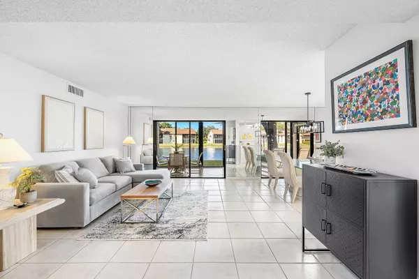 Boynton Beach, FL 33437,10423 S Circle Lake DR 102