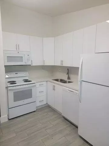 17380 NW 69th CT 506, Hialeah, FL 33015