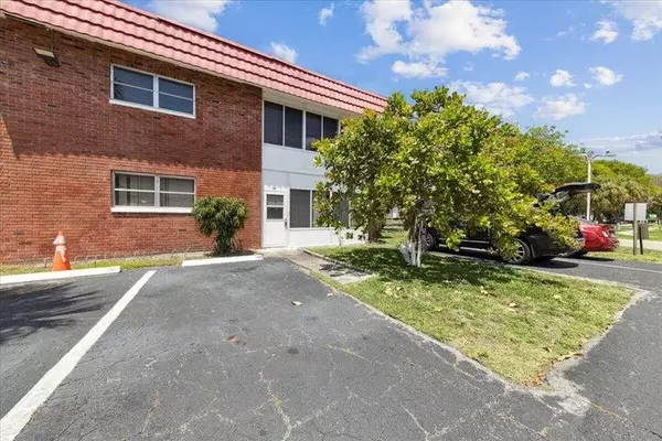 Lauderhill, FL 33313,2251 NW 48th TER 100