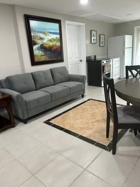 16627 Deer Path LN Cottage, Wellington, FL 33470