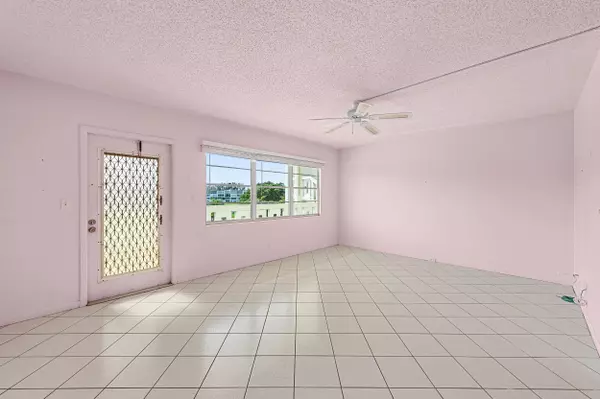 Deerfield Beach, FL 33442,3037 Cambridge B