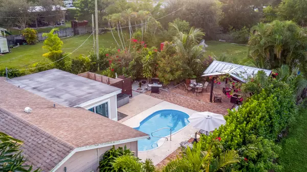 Lake Worth, FL 33467,5187 2nd RD