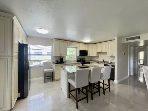 117 Flanders C, Delray Beach, FL 33484