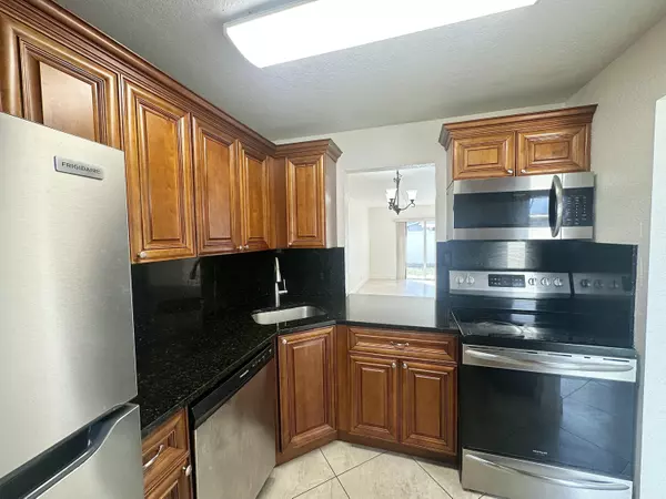 Lake Worth, FL 33461,3434 State ST 3440