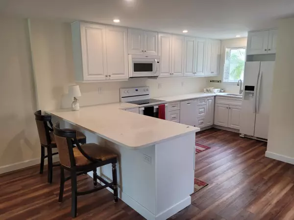 Stuart, FL 34997,5111 SE Miles Grant RD 104