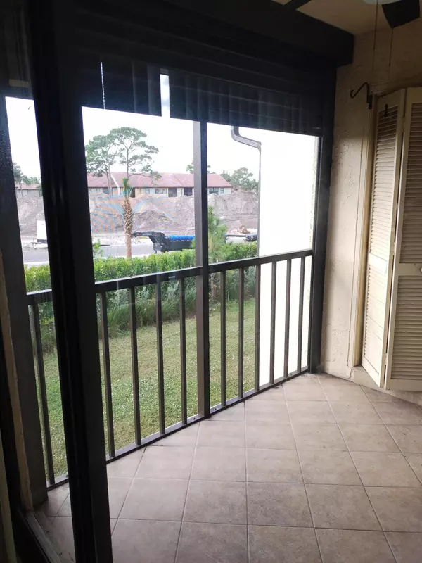 Lake Worth, FL 33467,4693 Lucerne Lakes BLVD 202