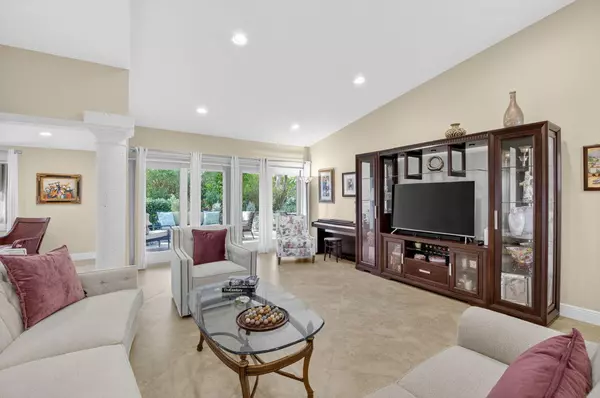 Boca Raton, FL 33433,5656 Pinecrest CIR