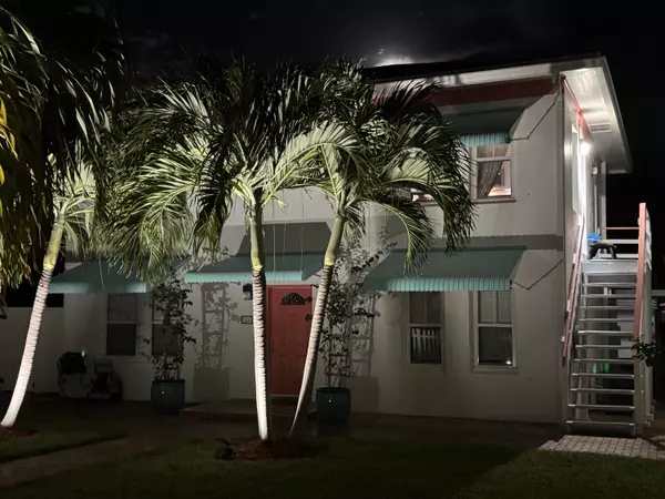 Lake Worth Beach, FL 33460,126 N Palmway 1-3