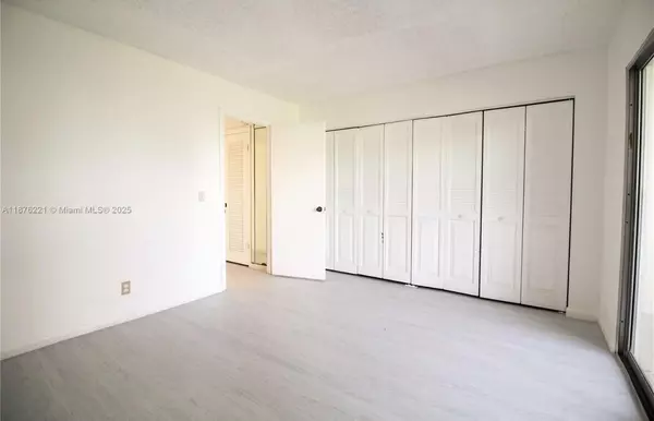 Deerfield Beach, FL 33442,319 Newport V 319