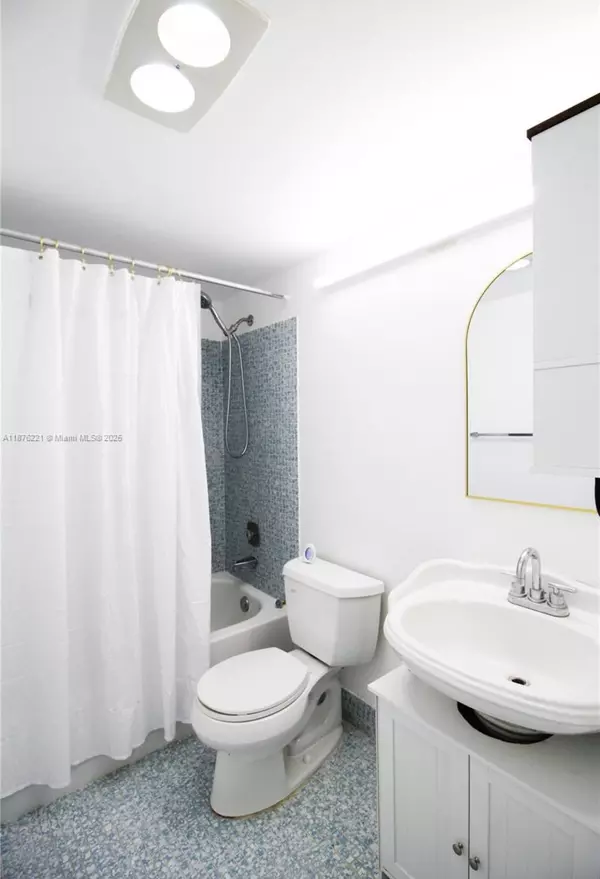 Deerfield Beach, FL 33442,319 Newport V 319