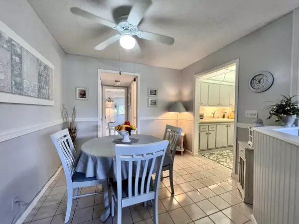 West Palm Beach, FL 33417,12 Andover A