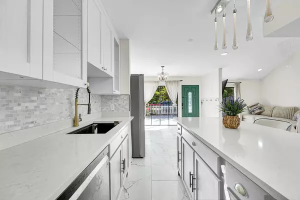 Palm Beach Gardens, FL 33418,9056 Green Meadows WAY