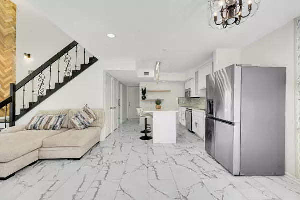 Palm Beach Gardens, FL 33418,9056 Green Meadows WAY