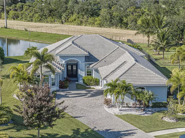 395 SW SW Sapphire WAY, Vero Beach, FL 32968
