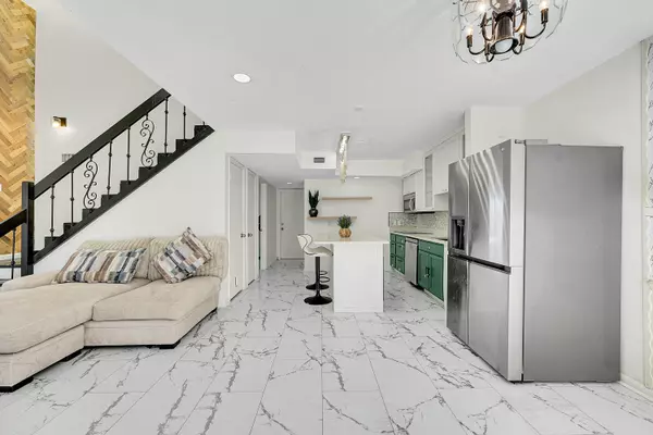 Palm Beach Gardens, FL 33418,9056 Green Meadows WAY