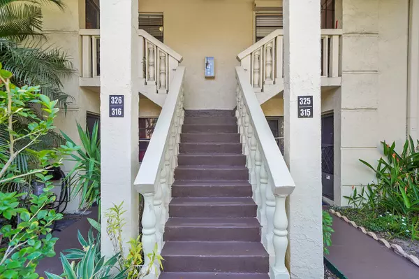 Pompano Beach, FL 33060,136 S Cypress RD 326