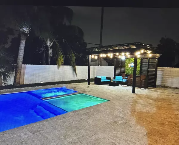 Palm Springs, FL 33461,124 Davis RD