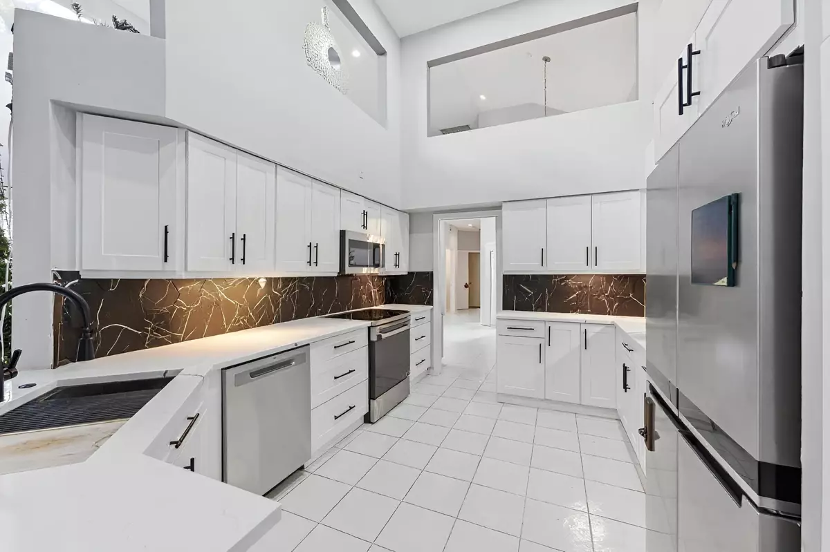 Boca Raton, FL 33496,2495 NW 66th DR