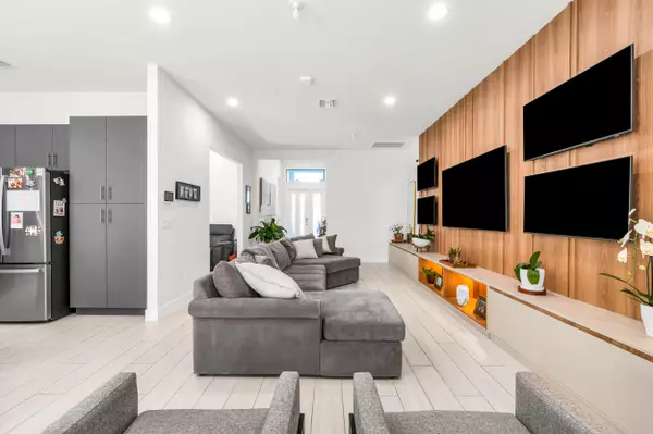 Lake Worth, FL 33463,7284 Estero DR