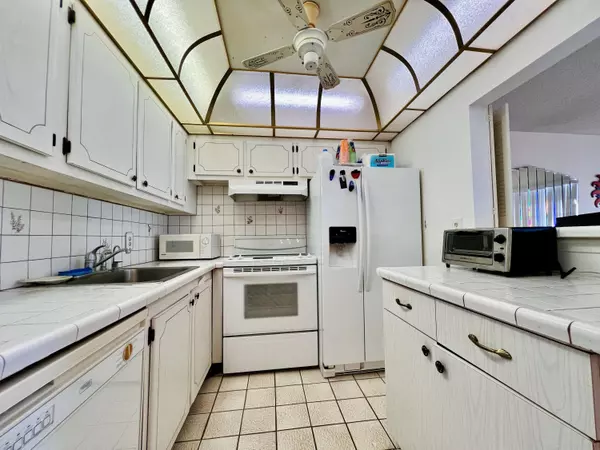 West Palm Beach, FL 33417,323 Southampton B