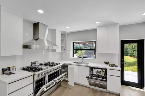 Miami Beach, FL 33140,5832 Alton RD