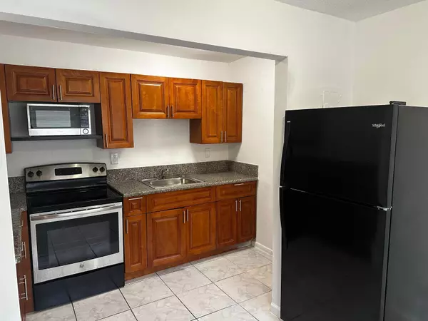 Fort Lauderdale, FL 33312,4732 SW 33 AVE 102