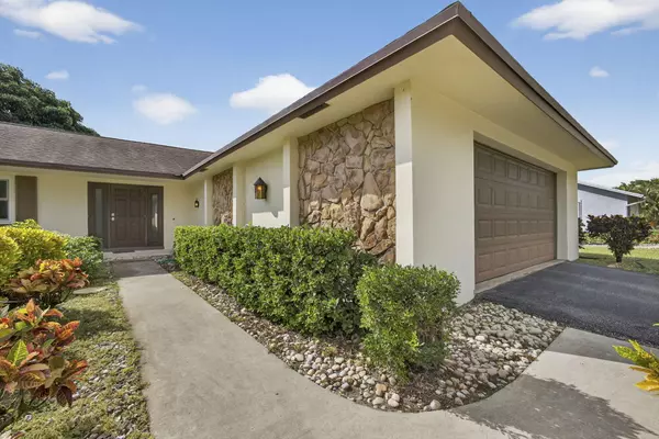 Lake Worth, FL 33467,19 E Arch DR